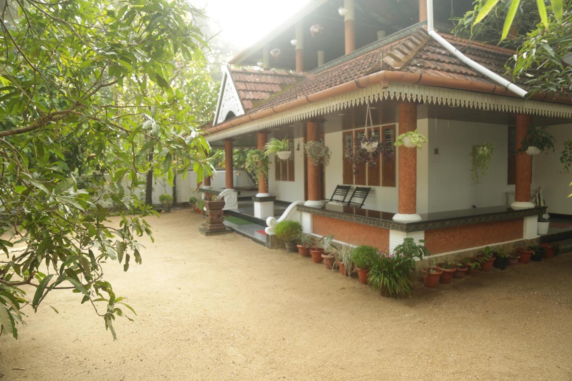 Mi Casa Tu Casa Homestay Kochi Exterior photo
